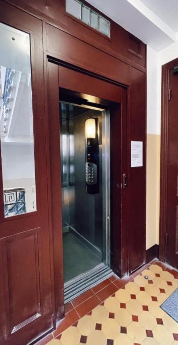 Appartement Stylish In Art Nouveau Building *